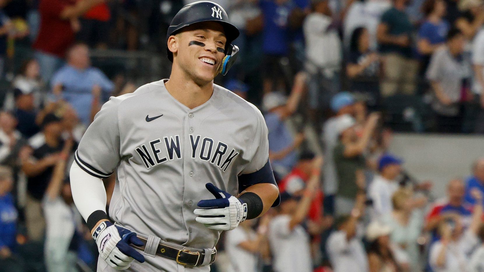 Aaron Judge makes history with 62nd home run to break AL record, New York  Yankees